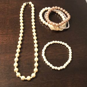 Set of three pearl accessories